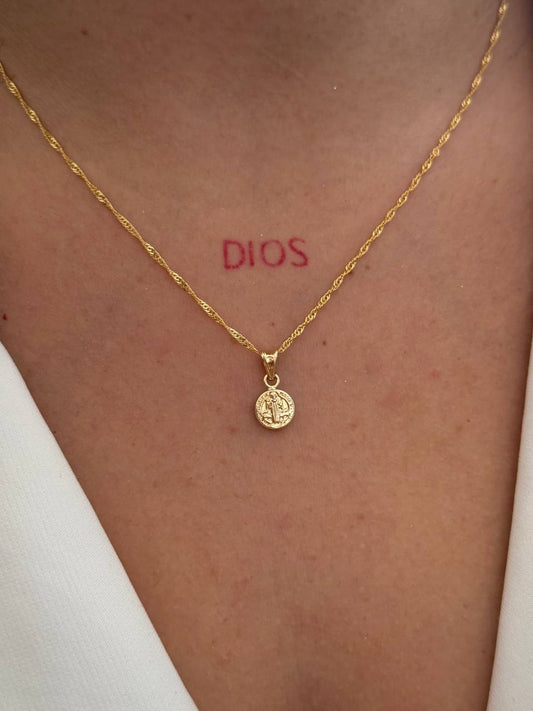 Cadena Singapur 1.5´mm Con Dije San Benito En Oro Laminado 18K