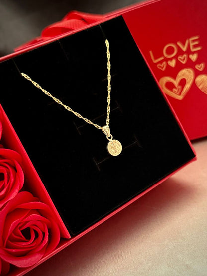 Cadena Singapur 1.5´mm Con Dije San Benito En Oro Laminado 18K
