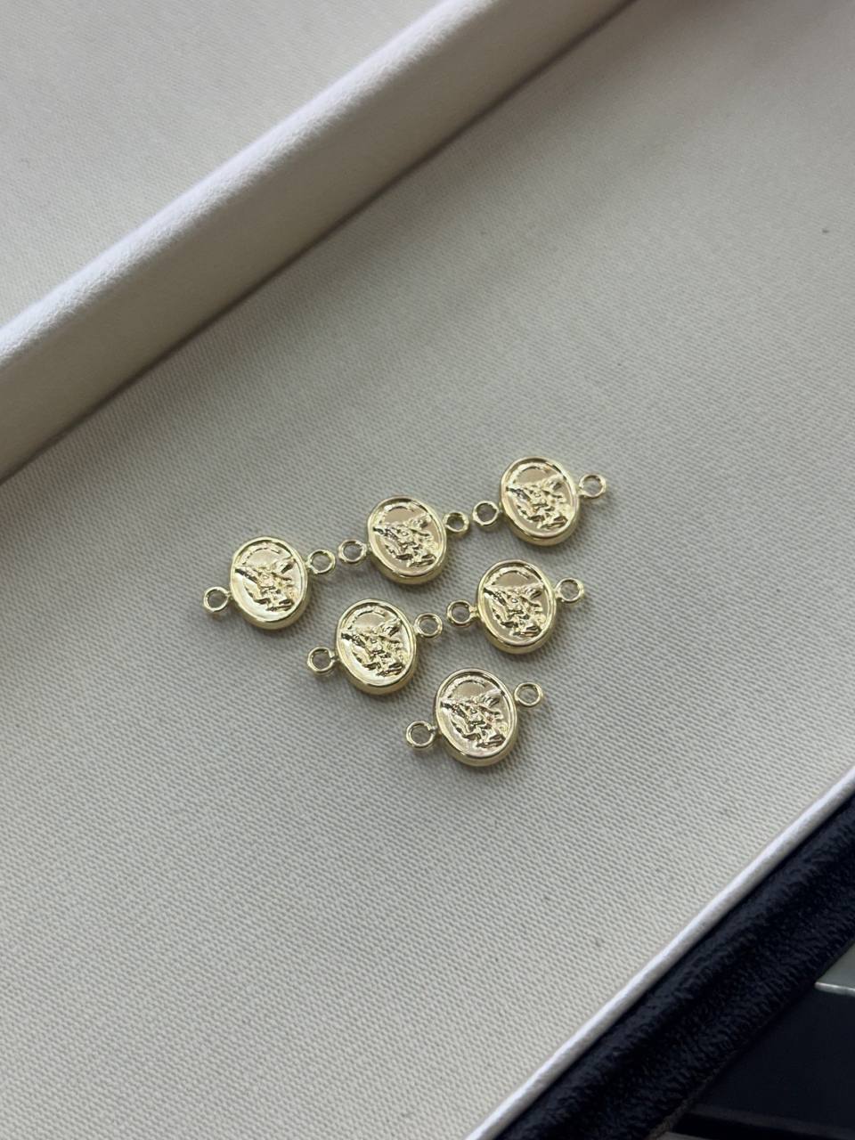Herraje Mini San Miguel Arcángel En Oro Laminado 18K